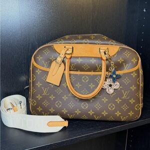 Louis Vuitton Vintage Deauville top handle bag